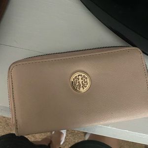 Women’s wallets